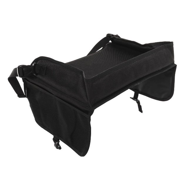 Hrací pultík pro autosedačky